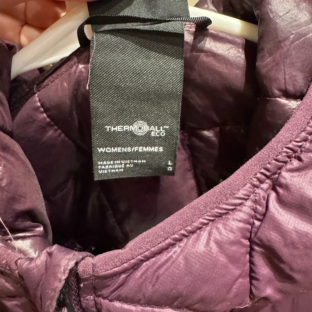 The North Face puffer jacket - Picture 3 of 5